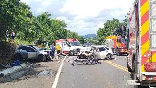 Colisão frontal deixa um morto e vários feridos - 1