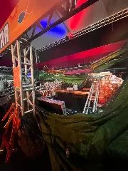 Estrutura de camarote cede durante evento e deixa seis feridos em Itajaí  - 3