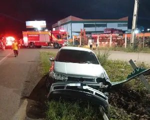 Capotamento após colisão mata jovem de 24 anos - 2