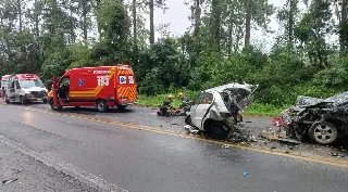 Acidente grave deixa carro irreconhecível e uma vítima fatal - 2