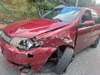 Pai e criança ficam feridos após colisão frontal em Brusque - 3
