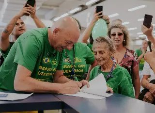Luciano Hang contrata colaboradora de 91 anos - 2