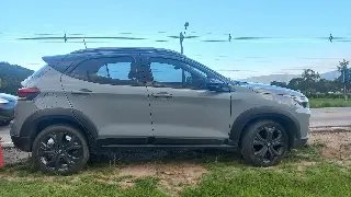 Carro com placas de Brusque se envolve em colisão na SC-410 - 2