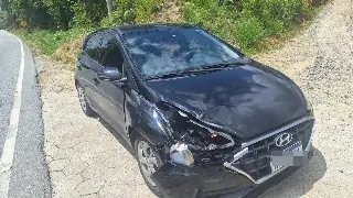 Acidente entre carro e moto deixa mulher em estado grave - 2