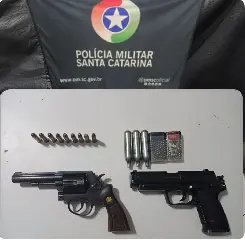 Crianças são retiradas de local insalubre e armas são apreendidas - 2