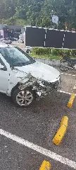 Dois veículos colidem e deixam trânsito lento no Guarani - 1