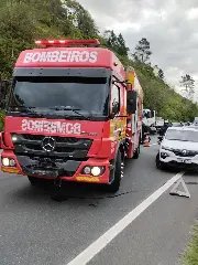 Acidente deixa crianças feridas e carro irreconhecível - 4