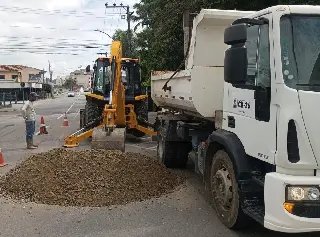 Secretaria de Obras mantém ritmo intenso de trabalhos durante recesso - 1