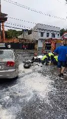 Colisão entre carro e scooter elétrica deixa homem ferido - 1