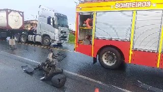 Colisão com carreta mata motociclista na BR-470 - 2
