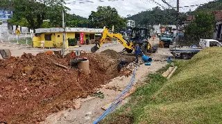 Avenida Primeiro de Maio recebe nova tubulação de água tratada  - 1