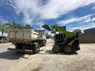 Trabalhos de limpeza urbana são realizados em diversos pontos de Brusque - 2