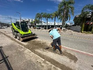 Trabalhos de limpeza urbana são realizados em diversos pontos de Brusque - 1