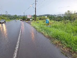Motociclista morre após sair da pista e colidir contra placa de sinalização - 1