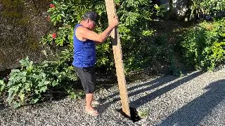 (VÍDEO) Morador improvisa tábua para sinalizar buraco no Poço Fundo - 3