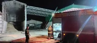 (VÍDEO) Incêndio atinge empresa de paletes - 3