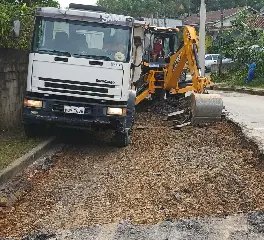 Via no Azambuja passa por recuperação asfáltica - 5