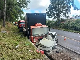 Motorista morre em colisão entre carro e caminhão em SC - 1