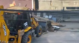 (VÍDEO) Entulhos despejados irregularmente são recolhidos - 2