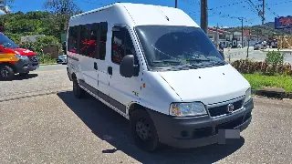 Colisão entre moto e Ducato deixa homem gravemente ferido em Brusque - 1
