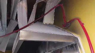 Fritadeira pega fogo e provoca incêndio no comércio - 1