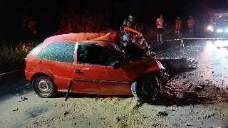 Jovem de 22 anos identificado morre em colisão frontal na BR-470 - 4