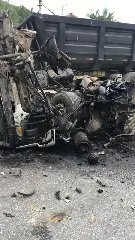 Colisão violenta entre carreta e caminhão termina em morte - 2