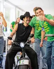 Luciano Hang recebe a visita de Luan Pereira na Havan - 1