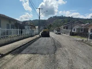Mais de 430 toneladas de asfalto garantem recuperação de 53 ruas  - 3