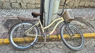 Batida entre carro e bicicleta deixa feridos em Brusque - 3