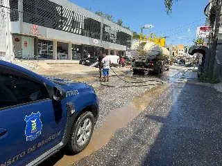 (VÍDEO) Avenida Primeiro de Maio recebe limpeza e melhorias na sinalização - 1