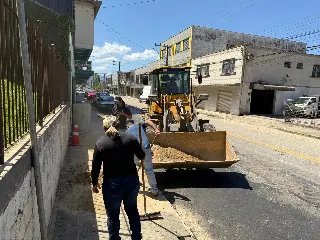 (VÍDEO) Avenida Primeiro de Maio recebe limpeza e melhorias na sinalização - 2
