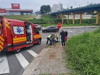(VÍDEO) Acidente entre dois carros deixa mulher ferida na Avenida Beira Rio - 3