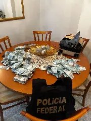 Investigado jogou mala com R$ 429 mil pela janela em BC - 1