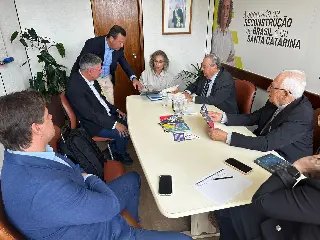 Comitiva do Azambuja vai a Brasília em busca de liberação do tratamento do câncer - 1
