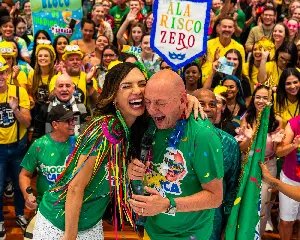 Luciano Hang comanda Carnaval entre os colaboradores - 1