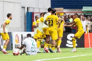 Brusque vence a Chapecoense no jogo de ida da semifinal - 9