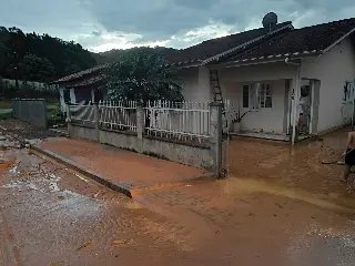 (ÁUDIO) Brusque registrou 62 milímetros de chuva em menos de uma hora, segundo Defesa Civil - 6