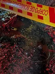 Adolescente entra em parada após tocar em fio energizado na rua - 2