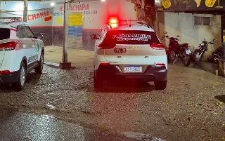 (VÍDEO) PM fecha o cerco e apreende contrabando em conveniência 'movimentada' - 2