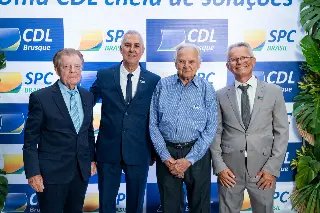 (VÍDEO) CDL Brusque empossa nova diretoria - 2