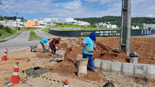 Construção de rótula na Limeira tem sua primeira etapa concluída