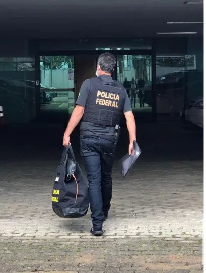 Funcion&aacute;rio dos Correios de Balne&aacute;rio Cambori&uacute; &eacute; preso