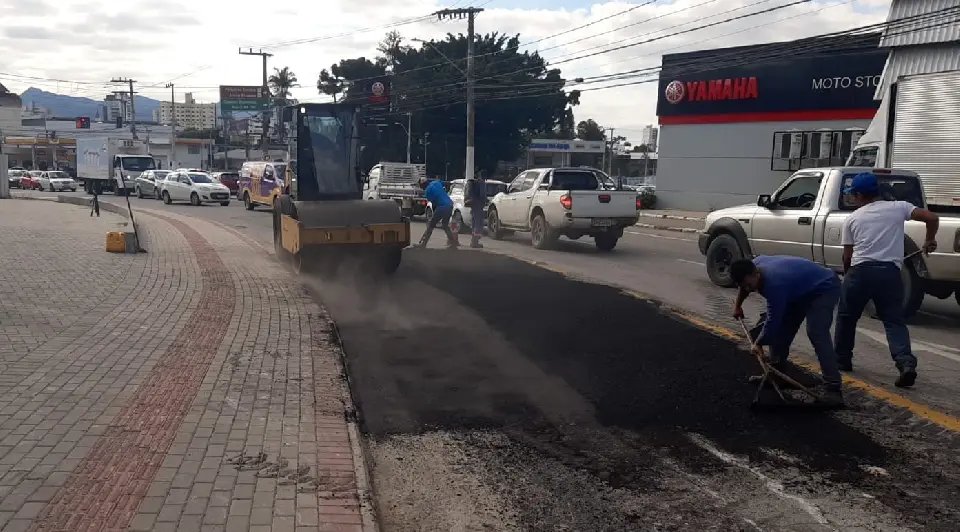 Secretaria de Obras inicia mutir&atilde;o de tapa buracos