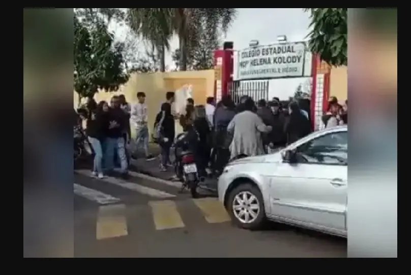 Ex-aluno entra na escola, atira e mata aluna no Paran&aacute;