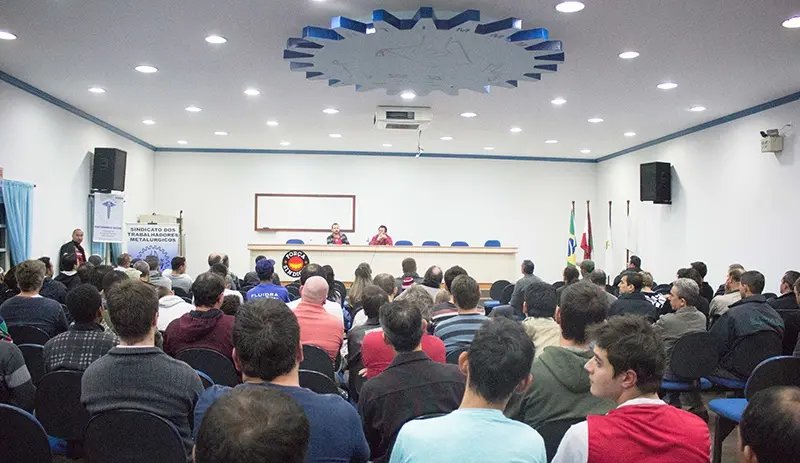 Metalúrgicos aprovam proposta salarial