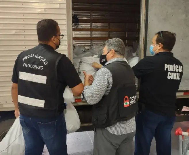 Combate &agrave; pirataria apreende cerca de R$ 4 milh&otilde;es em produtos em Brusque