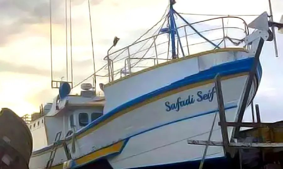 Marinha resgata cinco tripulantes de embarca&ccedil;&atilde;o que naufragou em SC