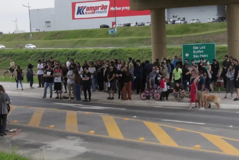 Ensaio Livre movimenta avenida Governador Luiz Henrique da Silveira