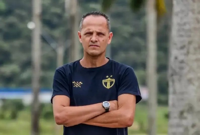 Brusque anuncia desligamento do Supervisor da Base